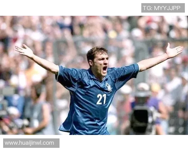 足球历史二号球星的崛起与传奇故事 探秘那些被忽视的伟大人物 足球历史二号球星的崛起与传奇故事 探秘那些被忽视的伟大人物