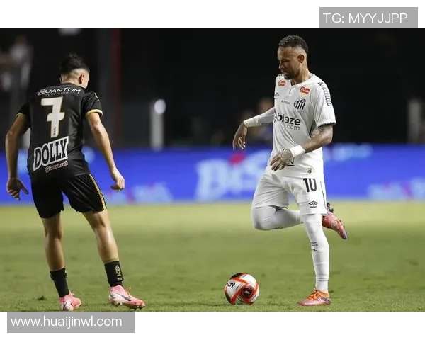 围绕足球巨星大腿力量与速度探秘揭秘巅峰状态背后的训练秘密