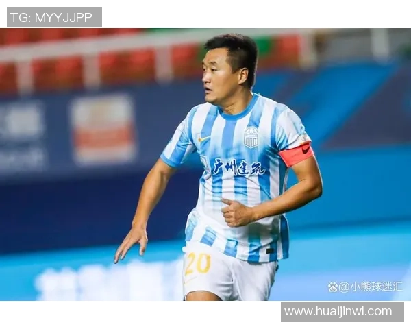 足球新星初登场激情四溢首次亮相成就梦想瞬间助力球队冲刺胜利 足球新星初登场激情四溢首次亮相成就梦想瞬间助力球队冲刺胜利